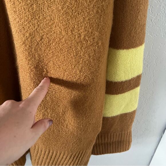 Current/Elliott The 79 V-Neck Tunic Sweater in Brown Sugar - Picture 6 of 10